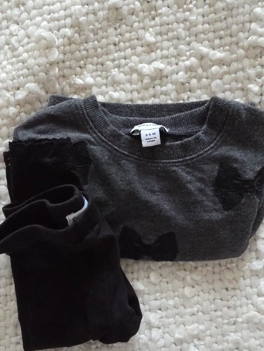 Splendid 3-6m Gray Sweatshirt with Black Bow Accents & Black Leggings w/lace